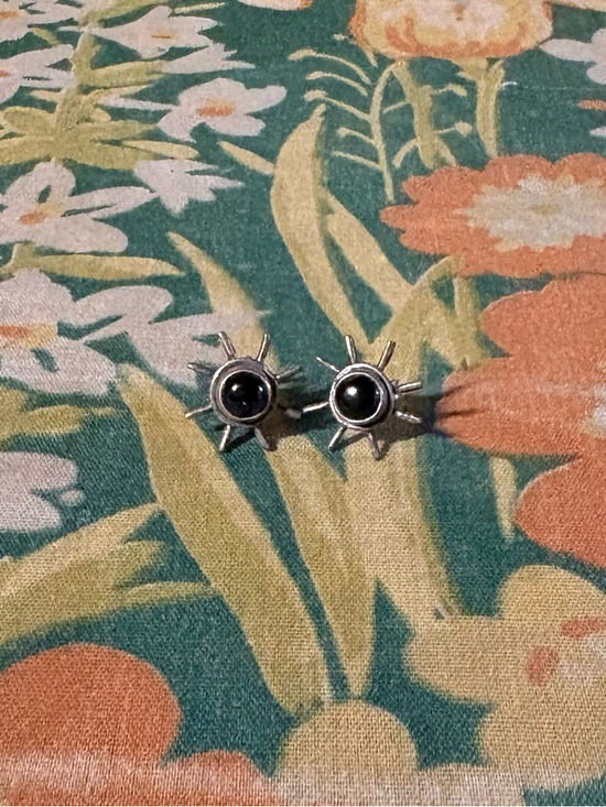Vintage Jewelry - Vintage Silver Sunburst Stud Earrings with Black Centers